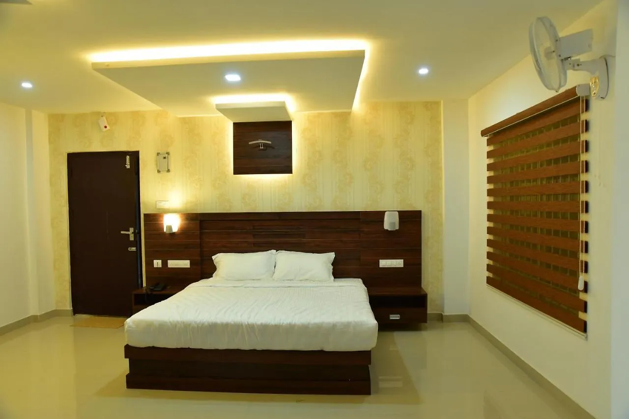 W Royal Grand Hotel Meenangadi