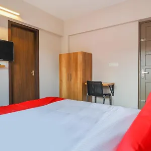 Oyo 69052 Crystal Residency Kochi